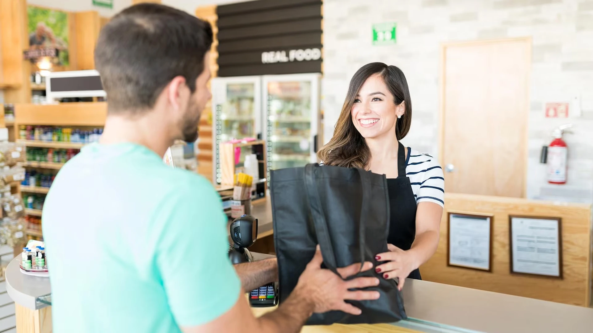 Análisis integral de la experiencia del cliente mediante visitas y evaluaciones encubiertas