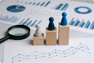 Estudio de benchmarking para comparar la oferta, cobertura, costos, diferenciadores, garantías y condiciones de servicio de la competencia.
