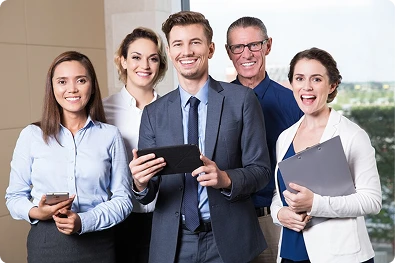 Equipo de evaluadores especializados en distintos sectores económicos y comerciales